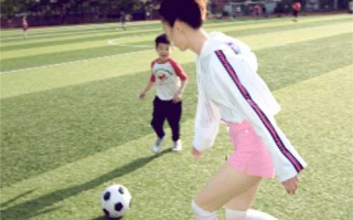 踢足球的女孩可以当兵吗，踢足球的女孩可以当兵吗知乎